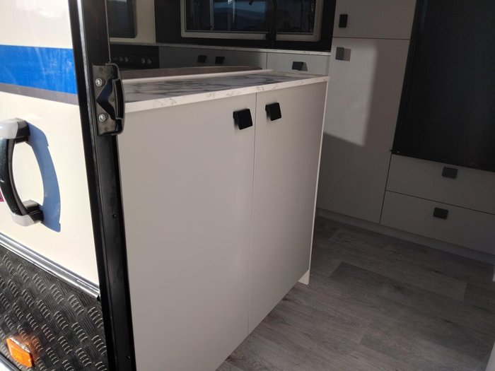 2025 New Age Caravans Manta Ray Mr19e Couples Van Full Ensuite Price Reduced!