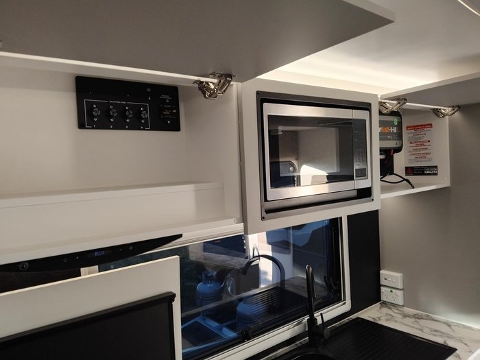 2025 New Age Caravans Manta Ray Mr19e Full Ensuite Price Reduced!