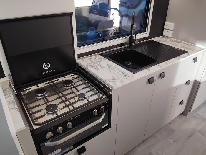 2025 New Age Caravans Manta Ray Mr19e Couples Van With Ensuite Full Composite