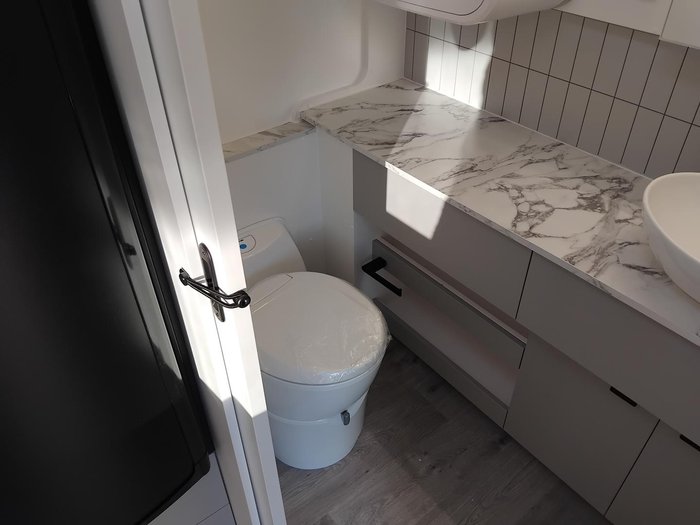 2025 New Age Caravans Manta Ray Mr19e Full Ensuite Price Reduced!