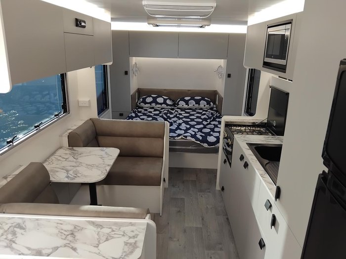 2025 New Age Caravans Manta Ray Mr19e Couples Van With Ensuite Full Composite