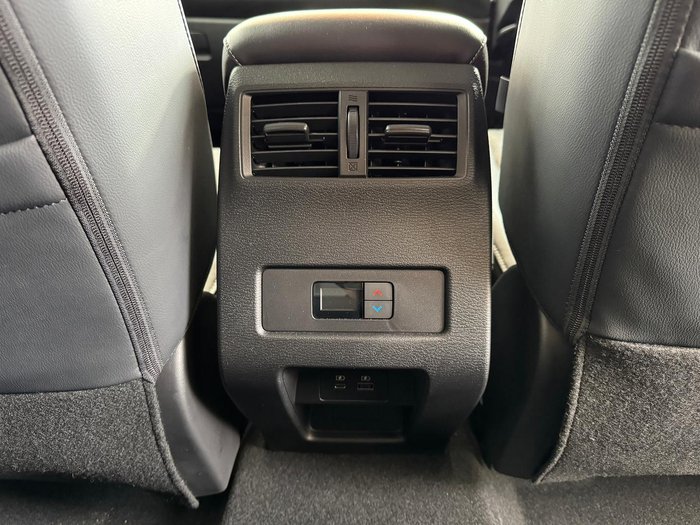 2024 Mitsubishi Outlander Exceed
