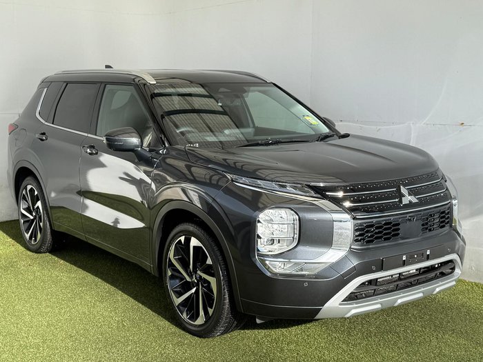 2024 Mitsubishi Outlander Exceed