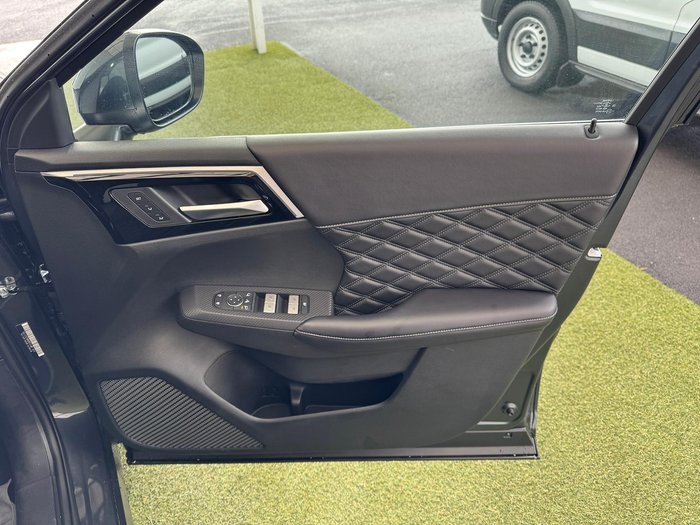 2024 Mitsubishi Outlander Exceed