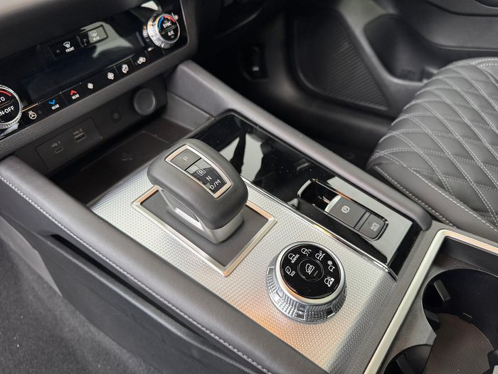2024 Mitsubishi Outlander Exceed