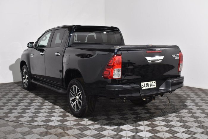 2017 Toyota Hilux SR5