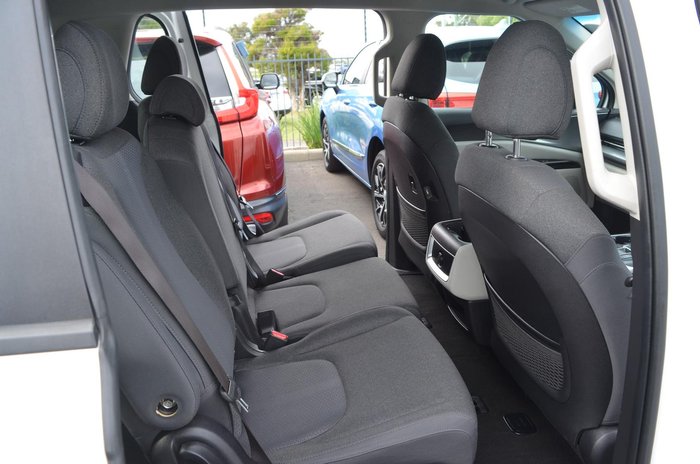 2023 Kia Carnival S