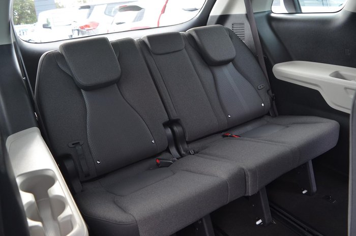 2023 Kia Carnival S