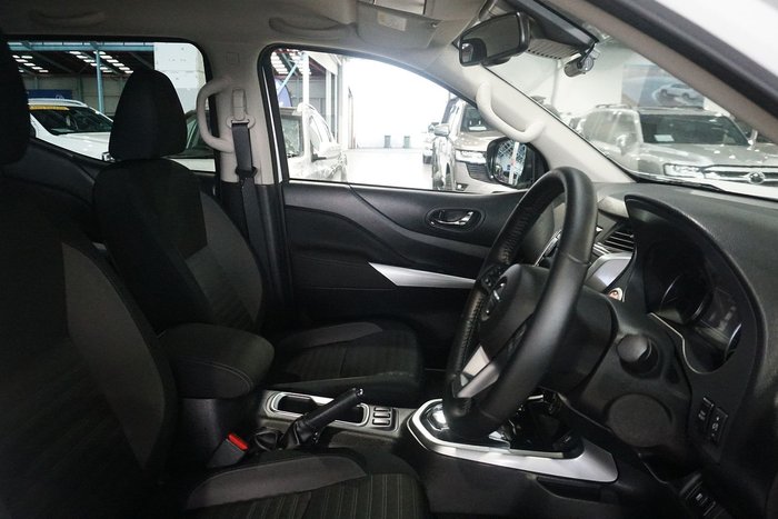 2024 Nissan Navara ST-X