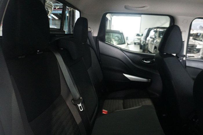 2024 Nissan Navara ST-X