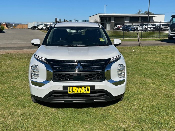 2024 Mitsubishi Outlander ES ZM MY24 White Diamond