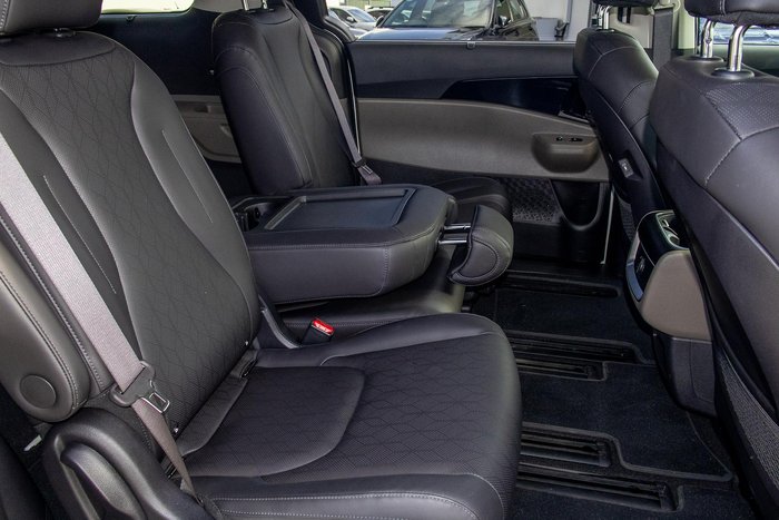 2024 Kia Carnival GT-Line HEV