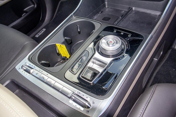 2024 Kia Carnival GT-Line HEV