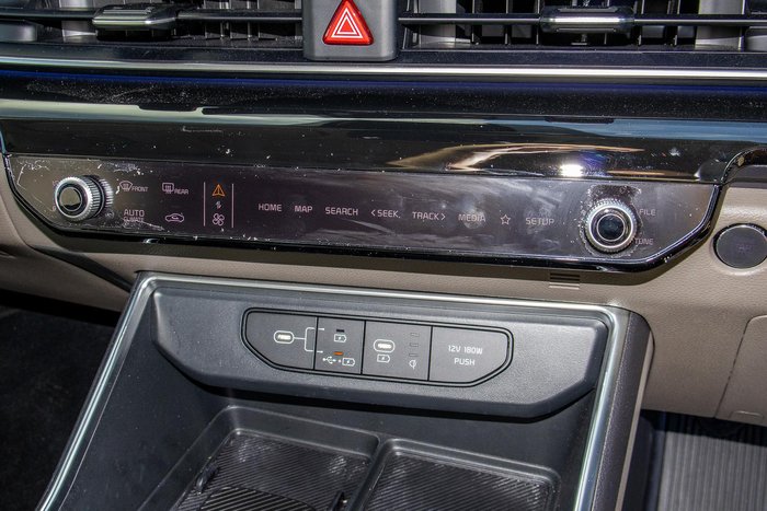 2024 Kia Carnival GT-Line HEV