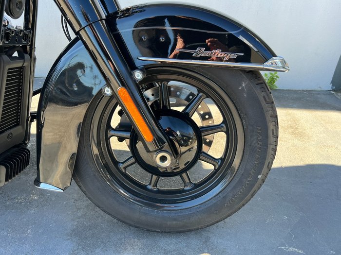 2025 Harley-davidson FLHC HERITAGE CLASSIC 117 Vivid Black