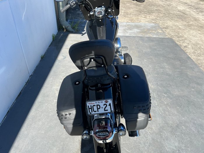 2025 Harley-davidson FLHC HERITAGE CLASSIC 117 Vivid Black