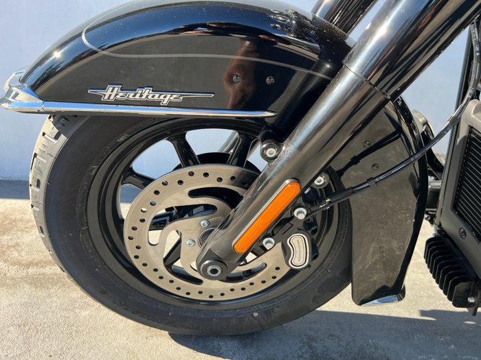 2025 Harley-davidson FLHC HERITAGE CLASSIC 117 Vivid Black
