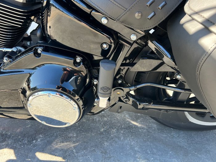2025 Harley-davidson FLHC HERITAGE CLASSIC 117 Vivid Black