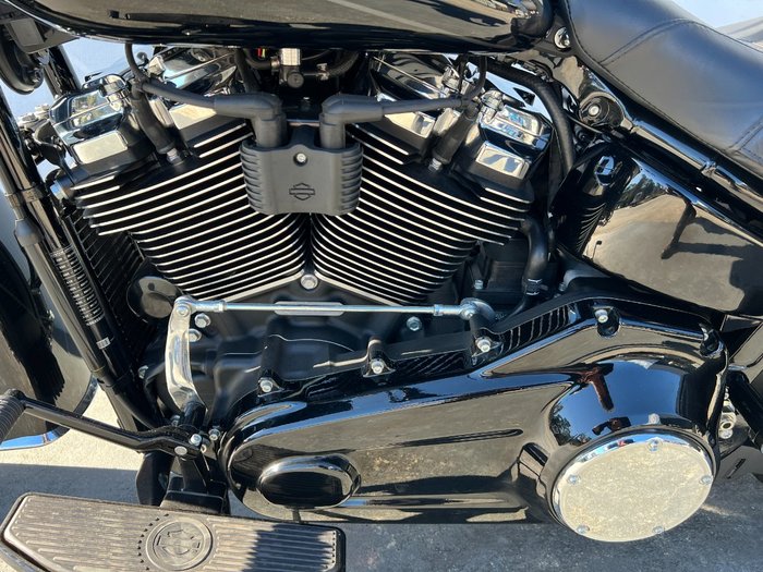2025 Harley-davidson FLHC HERITAGE CLASSIC 117 Vivid Black
