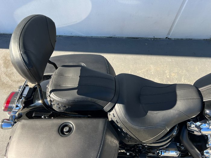 2025 Harley-davidson FLHC HERITAGE CLASSIC 117 Vivid Black