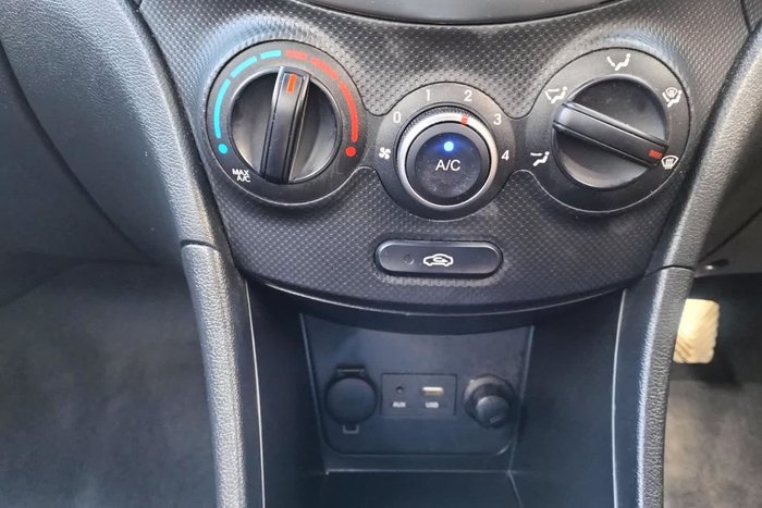 2015 Hyundai Accent Active