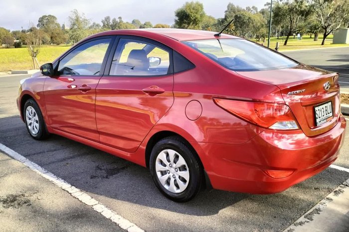 2015 Hyundai Accent Active