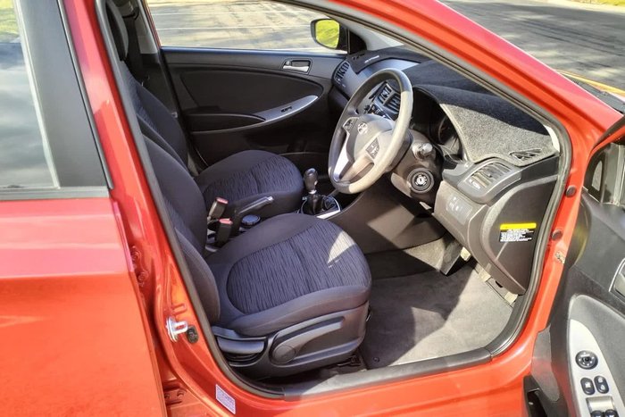 2015 Hyundai Accent Active