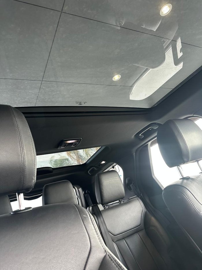 2017 Land Rover Discovery SD4 HSE Series 5 MY17 4X4 Dual Range Santorini Black