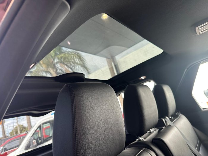 2017 Land Rover Discovery SD4 HSE Series 5 MY17 4X4 Dual Range Santorini Black