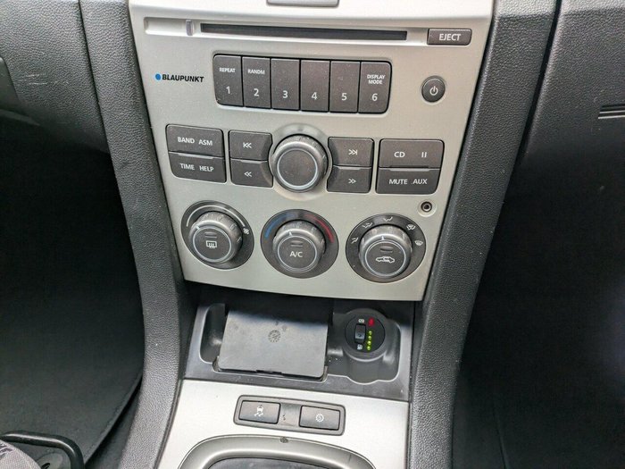 2010 Holden Commodore Omega