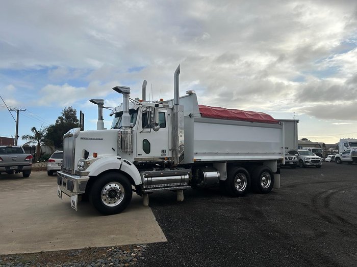 2015 Western Star 4800 4800FS2 White