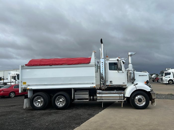 2015 Western Star 4800 4800FS2 White