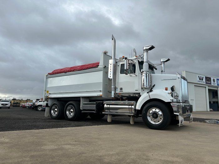 2015 Western Star 4800 4800FS2 White