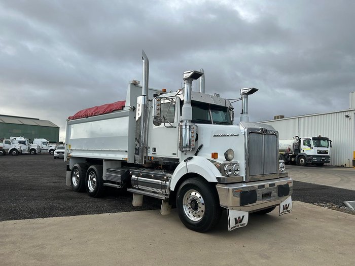2015 Western Star 4800 4800FS2 White