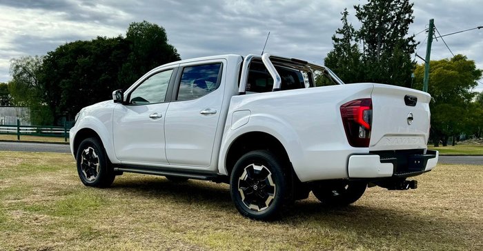 2025 Nissan Navara ST-X (4x4) Leather/NO Sunroof