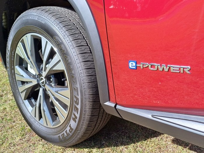 2025 Nissan X-Trail ST-L (4WD) E-Power (hybrid)