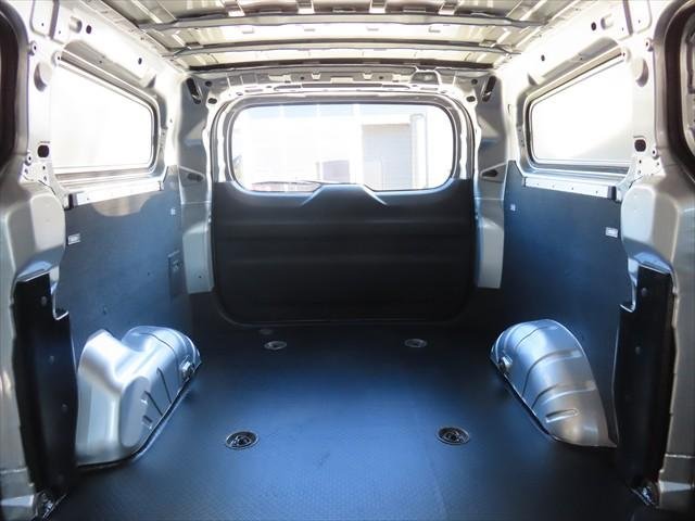 2025 LDV G10