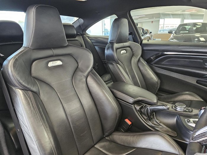 2015 BMW M4 F82 Azurite Black