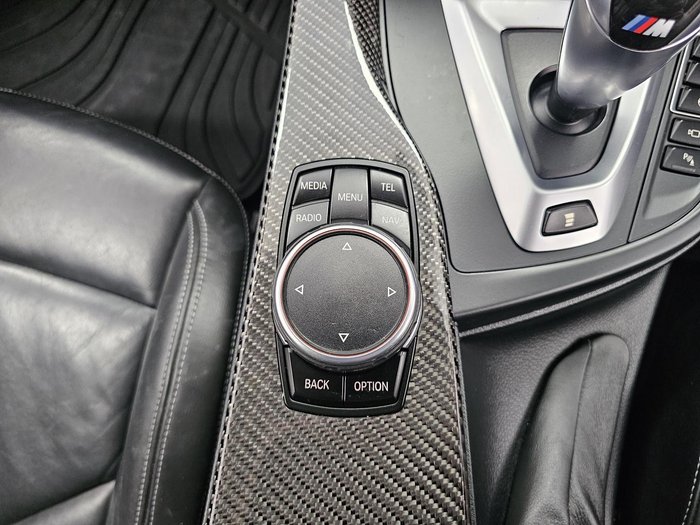 2015 BMW M4 F82 Azurite Black