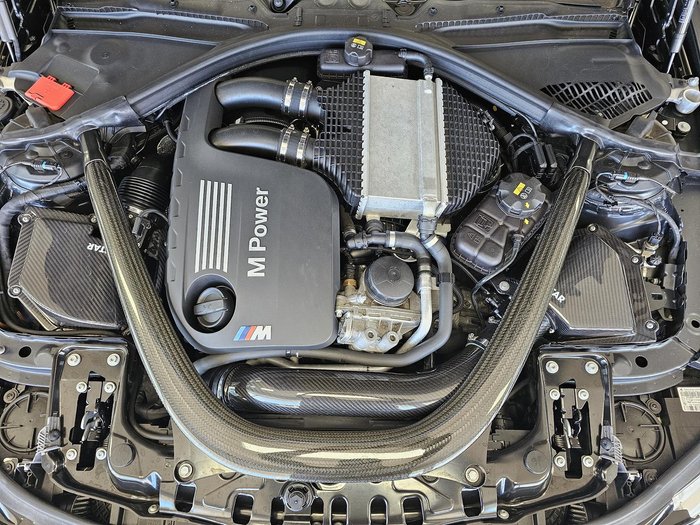 2015 BMW M4 F82 Azurite Black