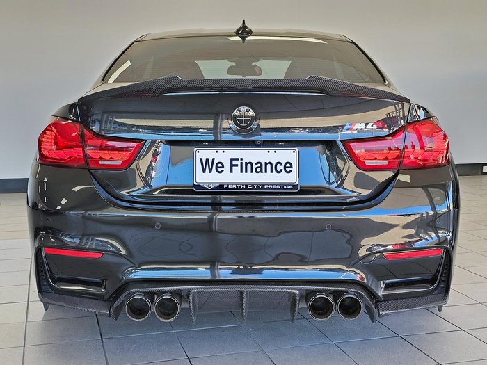 2015 BMW M4 F82 Azurite Black