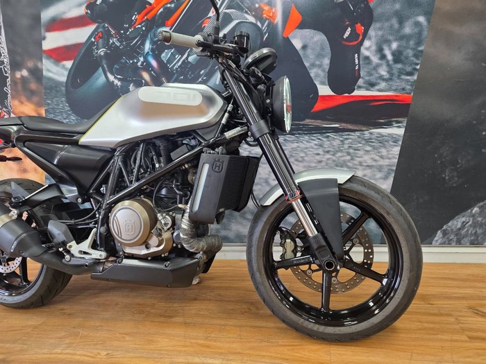 2019 HUSQVARNA VITPILEN 701 WHITE ARROW