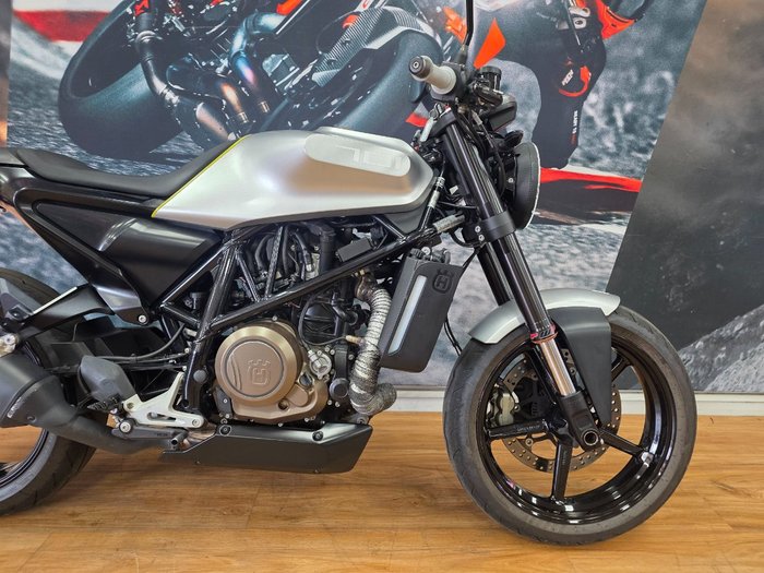 2019 HUSQVARNA VITPILEN 701 WHITE ARROW