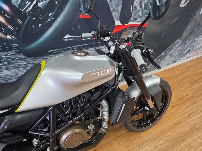 2019 HUSQVARNA VITPILEN 701 WHITE ARROW
