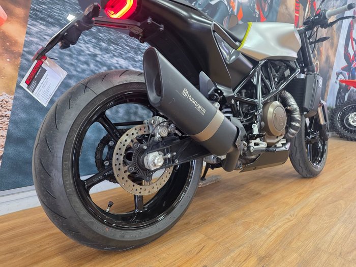 2019 HUSQVARNA VITPILEN 701 WHITE ARROW