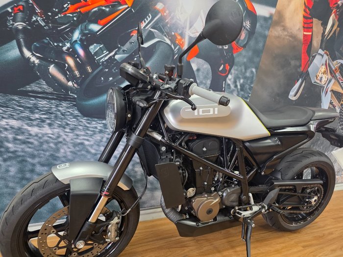 2019 HUSQVARNA VITPILEN 701 WHITE ARROW