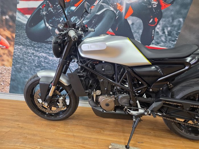 2019 HUSQVARNA VITPILEN 701 WHITE ARROW