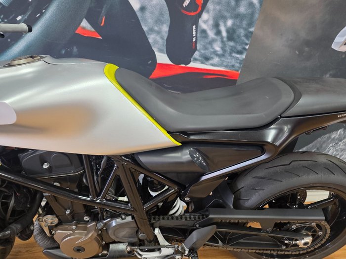 2019 HUSQVARNA VITPILEN 701 WHITE ARROW