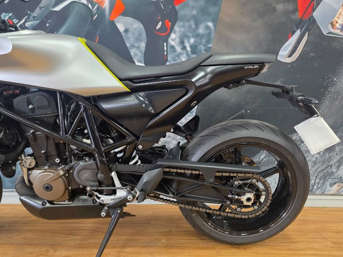 2019 HUSQVARNA VITPILEN 701 WHITE ARROW