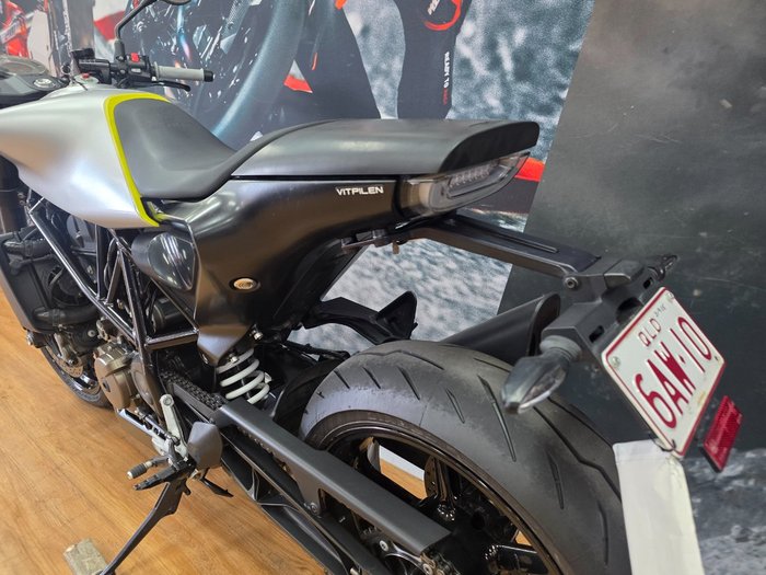 2019 HUSQVARNA VITPILEN 701 WHITE ARROW